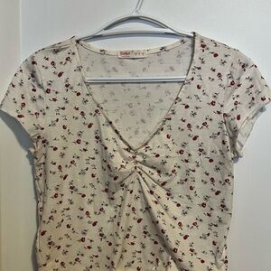 ROMWE Cream Floral V-Neck Tee